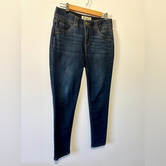 Democracy "Ab" Technology Dark Wash Skinny Jean - Size 8 (30") - Picture 7 of 12